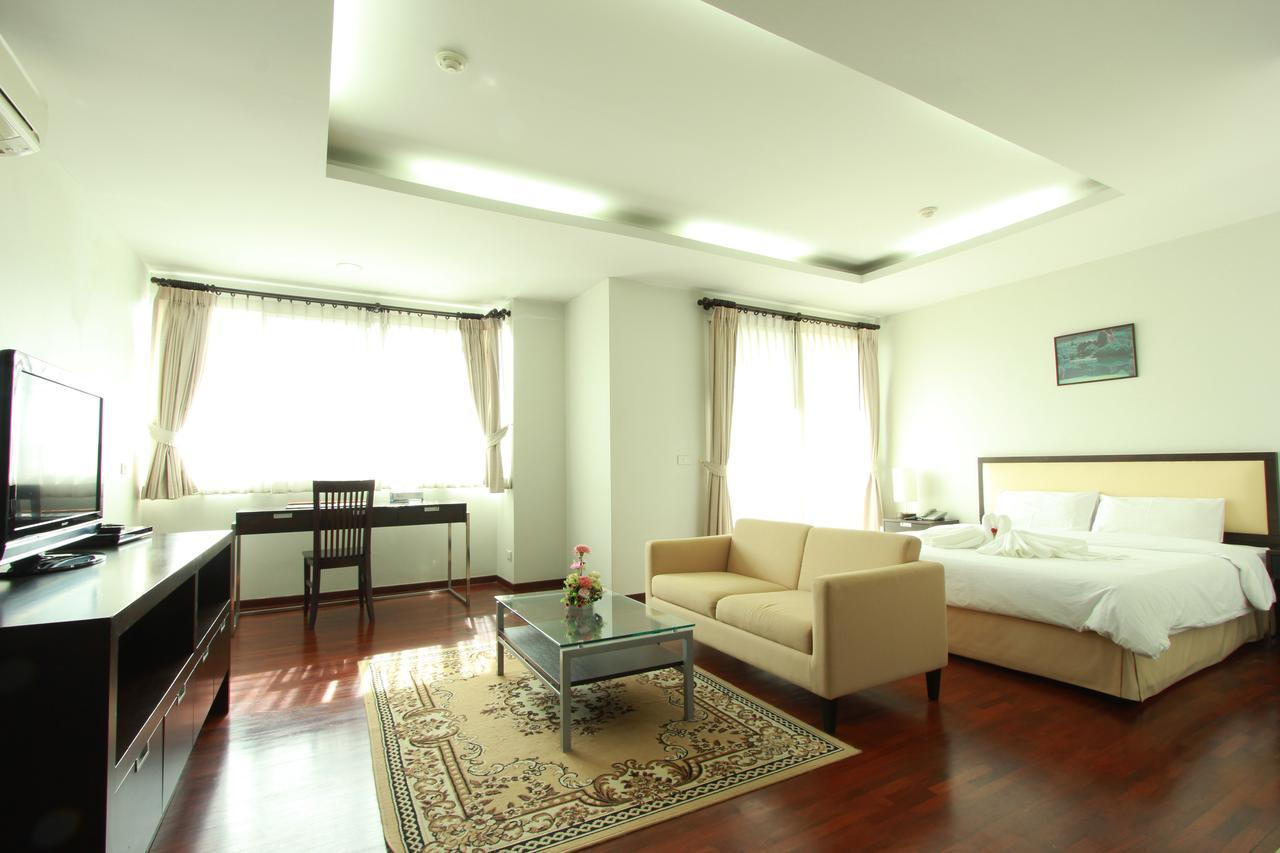 The Park 304 Executive Serviced Apartment Si Maha Phot Exterior foto