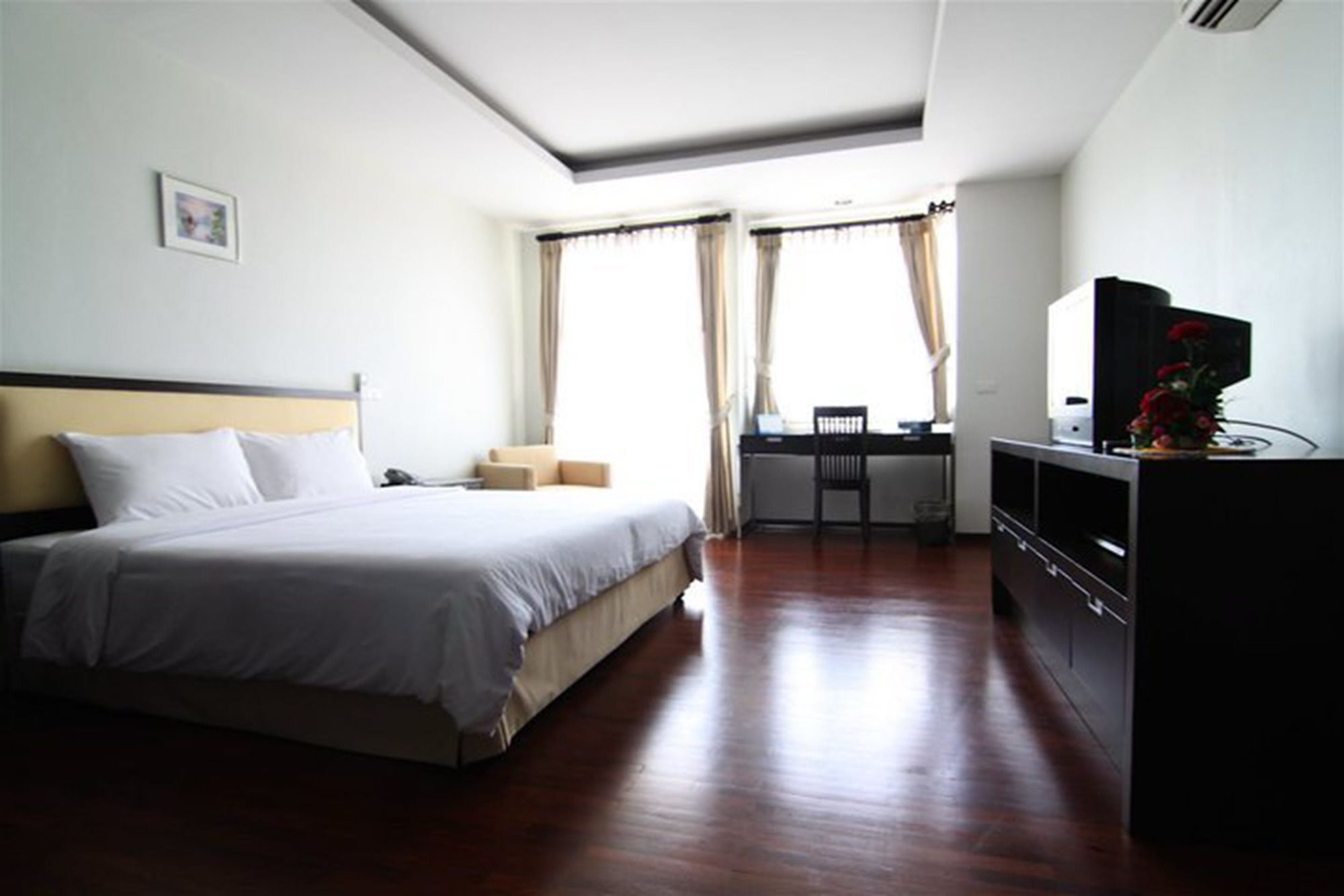 The Park 304 Executive Serviced Apartment Si Maha Phot Exterior foto